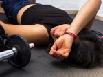 Cvičíte až príliš často? Lekári varujú, kedy už cvičenie škodí spánku, kostiam a svalom
