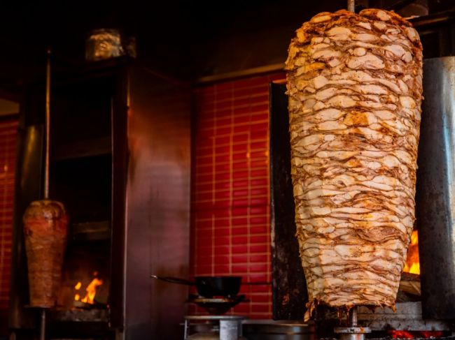 Pracovníčka v kebabe: Toto robíme s döner mäsom na konci zmeny