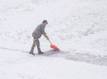 Stredné a východné Slovensko sa pripravuje na kalamitu, nasnežiť majú desiatky centimetrov snehu