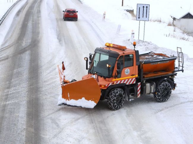 Na automatických staniciach zatiaľ nasnežilo sedem centimetrov snehu