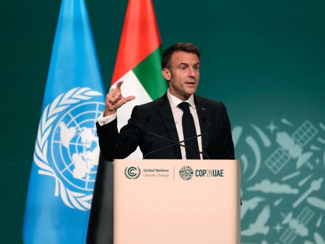 COP28: Macron vyzval vyspelé štáty, aby do roku 2030 prestali využívať uhlie