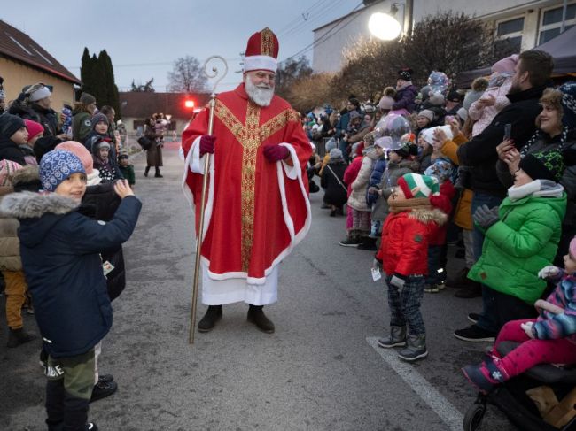 Mikuláš bol patrónom chudobných i detí, sviatok sa spája s tradíciou darčekov