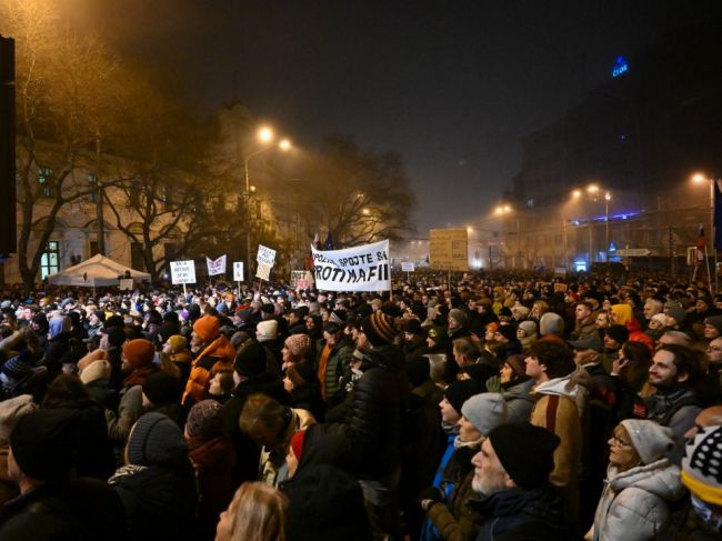 Na protivládne protesty prišli tisícky ľudí