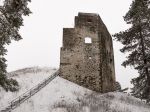 Turistika na Slovensku: Nenápadný hrad ponúka ukážkové výhľady aj v zime