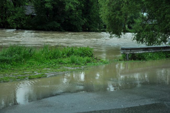 V Česku platí výstraha pred povodňami, pripravuje sa na ne aj Praha