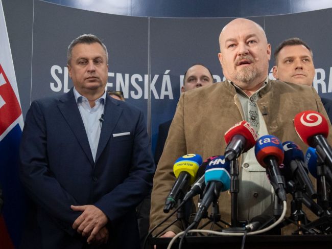 Danko nepovažuje za potrebné otvárať diskusiu o vstupe nestraníkov do SNS
