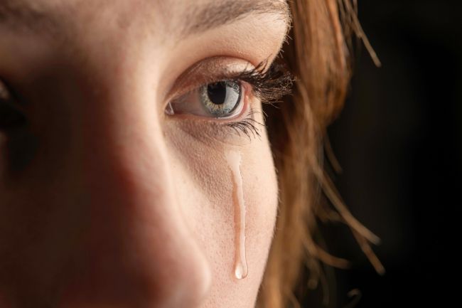 Slzy majú zvláštny vplyv na mužské správanie. Kľúčový je pach