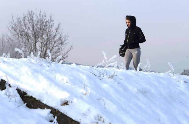 V mrazoch treba nosiť vhodné oblečenie, odporúča sa viac vrstiev