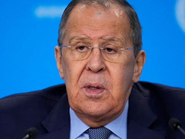 Lavrov: Rusko odmieta rokovania o kontrole zbraní, kým USA podporujú Ukrajinu