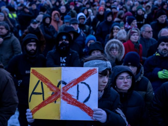 Protesty proti AfD v Nemecku neutíchli ani v pondelok