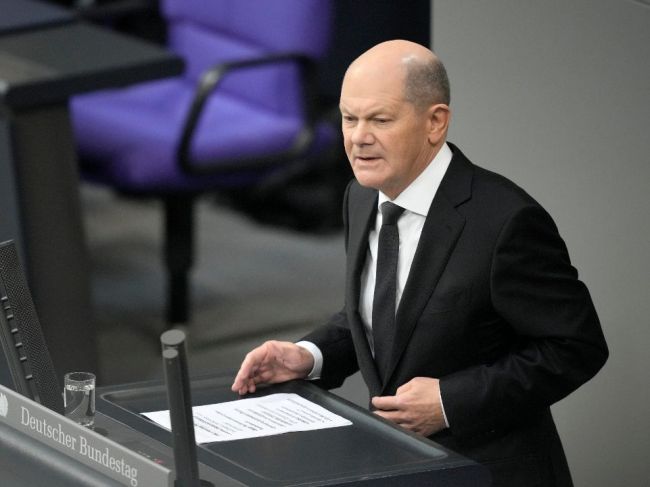 Scholz: Výroky krajnej pravice pripomínajú "najtemnejšie časy" histórie Nemecka