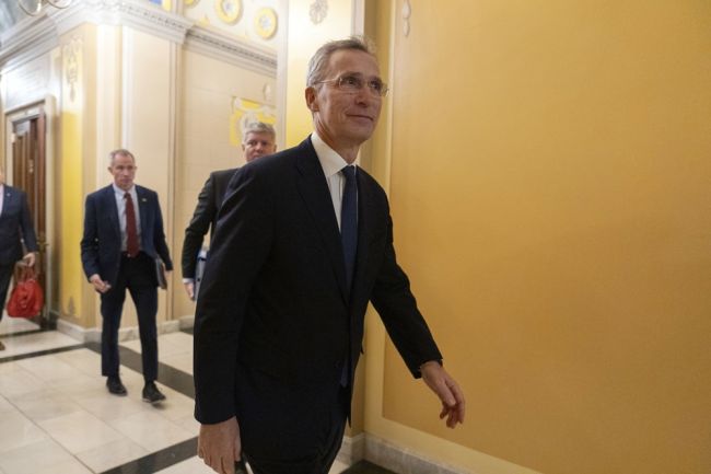 Stoltenberg vysvetlil, prečo je NATO pre Spojené štáty výhodné