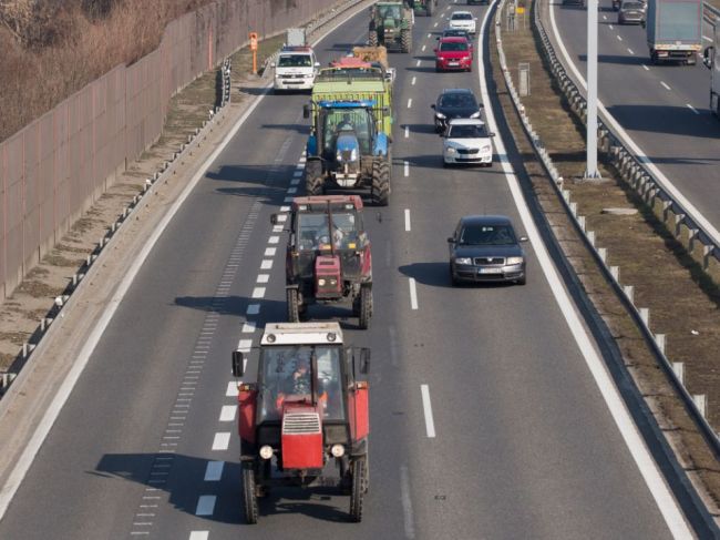 Poľskí poľnohospodári plánujú štrajk a blokádu hraníc s Ukrajinou