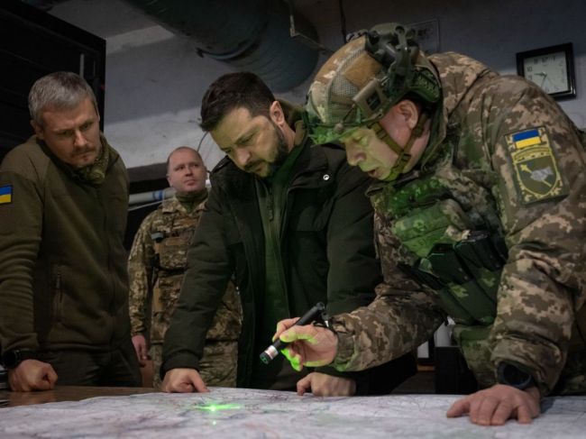 Zelenskyj vyzval armádu na vypracovanie realistického plánu boja proti Rusku