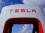 Tesla v USA dočasne zlacňuje niektoré modely