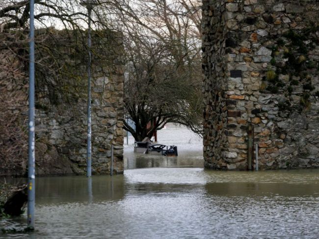 Na viacerých miestach Slovenska hrozia pre dážď povodne