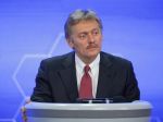 Peskov: Varovania pred ruskou propagandou sú formou trestu pre "nepohodlné" médiá