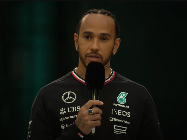 Hamilton naposledy na predstavení nového monopostu Mercedesu: "Je to neskutočné"