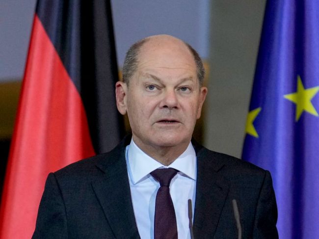 Scholz: Navaľnyj zaplatil životom za svoju odvahu, Rusko je na hrozivej ceste