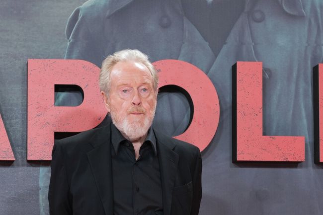 Ridley Scott bude režírovať životopisný film o skupine Bee Gees