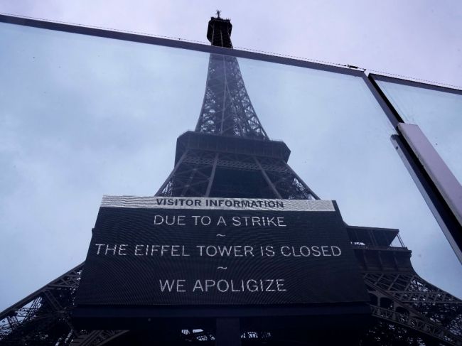 Eiffelovu vežu po šesťdňovom štrajku opäť otvorili pre návštevníkov