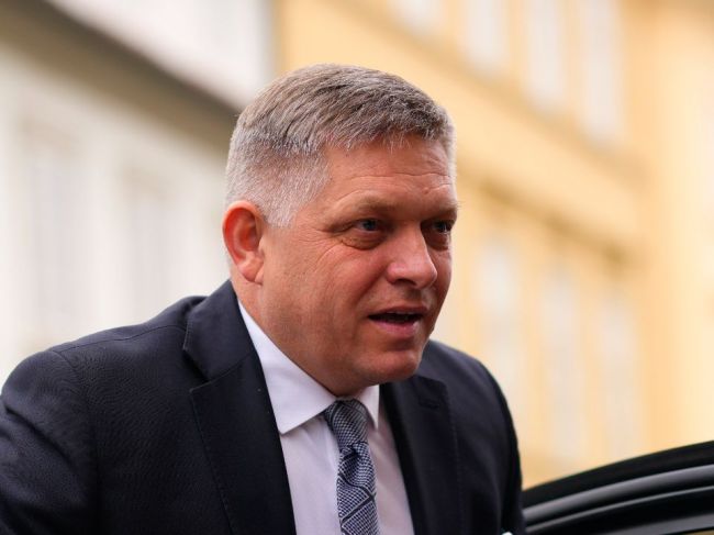 Fico: Macronove slová potvrdili, že diskusiu o vyslaní vojakov som si nevymyslel