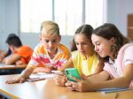 Slovenská komora učiteľov: Mobilné telefóny môžu byť prostriedkom výuky, ich obmedzenie treba zvážiť