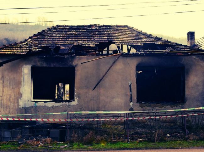 Polícia v prípade požiaru domu v Hodejove začala trestné stíhanie