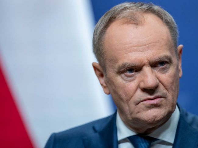 Tusk na kongrese EPP: Časy šťastného pokoja v EÚ pominuli, zlu nesmieme ustúpiť