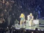 Obrovský prešľap Madonny na pódiu: Toto kričala po vozíčkarovi