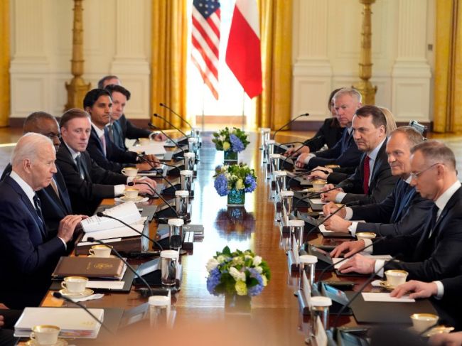 Duda po rokovaniach s Bidenom upozornil, že "ruský imperializmus" je späť