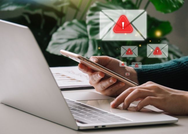 Pozor na podvodné e-maily, ktoré informujú o nedoplatkoch