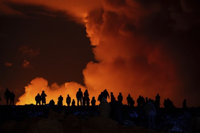 Na polostrove Reykjanes sa začala ďalšia sopečná erupcia