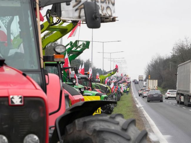 Poľskí farmári blokujú dva hraničné priechody s Nemeckom