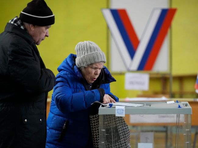 Kremeľ odmieta kritiku Západu v súvislosti s voľbami ruského prezidenta