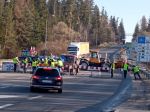 Hraničný priechod na severe Slovenska je zablokovaný pre protest poľských farmárov