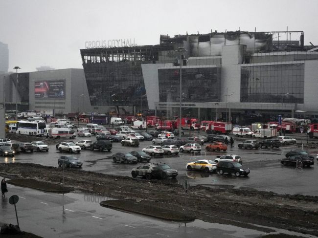 Rusko tvrdí, že páchatelia útoku na koncertnú halu dostali financie z Ukrajiny