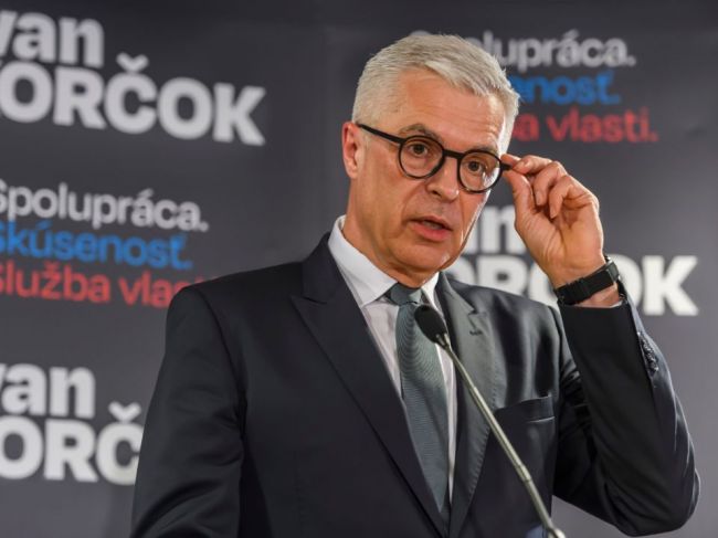 Podvodníci sa vydávajú za Korčoka, web prezidentského kandidáta napadli hekeri