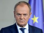 Tusk: Poľsko nesúhlasí so schváleným mechanizmom EÚ na premiestňovanie migrantov