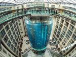 Berlínsky hotel nahradí pretrhnuté akvárium AquaDom vertikálnou záhradou