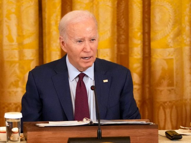 Biden sa chce zasadiť za právo žien na vykonanie interrupcie