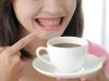 Odporúčanie zubárky pre všetkých, čo pijú kávu: Takto vám zostanú zuby biele a žiarivé