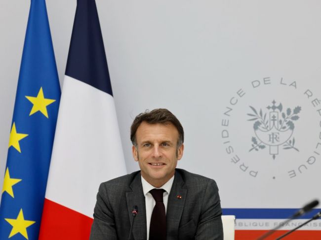 Macron: Francúzsko urobí všetko pre to, aby zabránilo požiaru na Blízkom východe