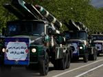 Irán na výročnej vojenskej prehliadke oslavoval svoj útok na Izrael