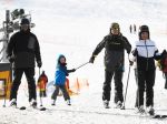 Lyžiari sa vracajú na lyže, v Lomnickom sedle napadlo 20 centimetrov snehu