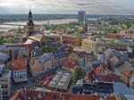 Úrady vyzvali Lotyšov, aby pivnice prerobili na protiletecké kryty
