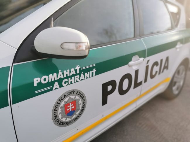 Policajti zasahovali v pobočkách jednej z bánk na celom Slovensku