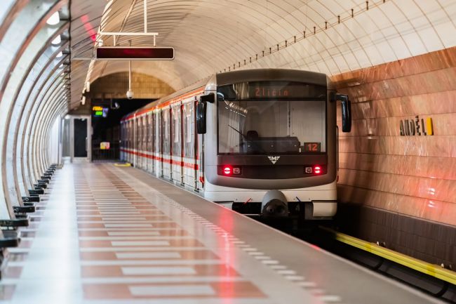 Pražské metro oslavuje 50 rokov