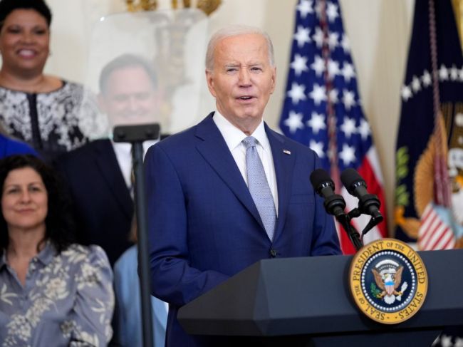 Biden schválil novú vojenskú pomoc pre Ukrajinu