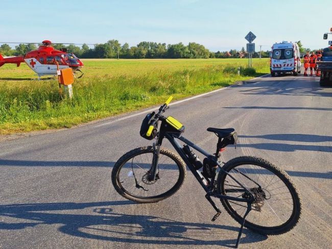 Polícia hľadá svedkov nehody, po zraneného cyklistu letel vrtuľník